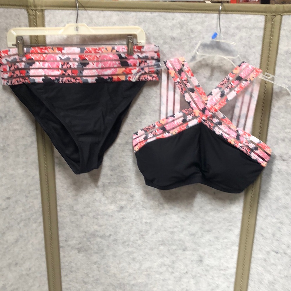 Ladies Swimwear Set - Black and Pink NWT